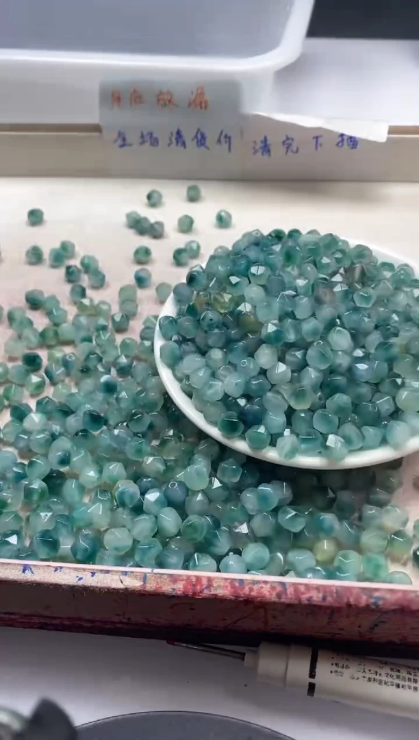 【闪购商品】玛瑙/玉髓颈饰未镶嵌w2291蓝水飘花棱珠8mm*30颗