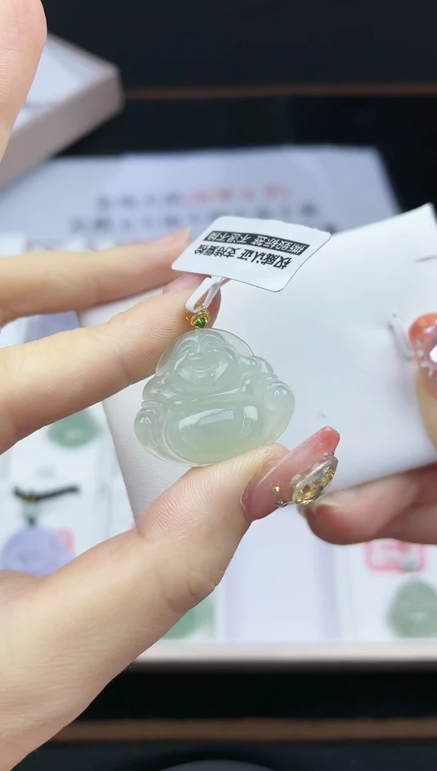 翡翠18K金镶嵌吊坠(不含链)孤品5F001高冰浅绿小佛送18K金扣头