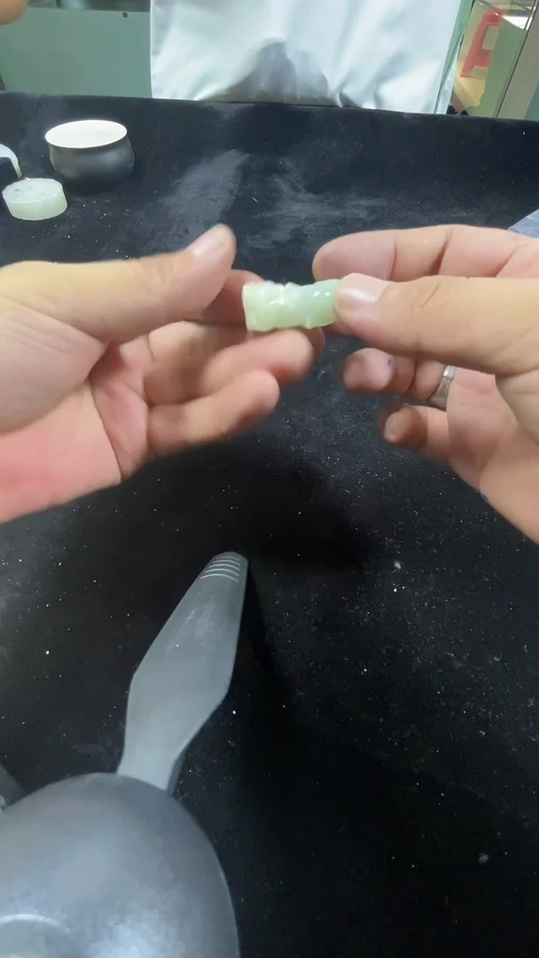 石英质玉未镶嵌颈饰1