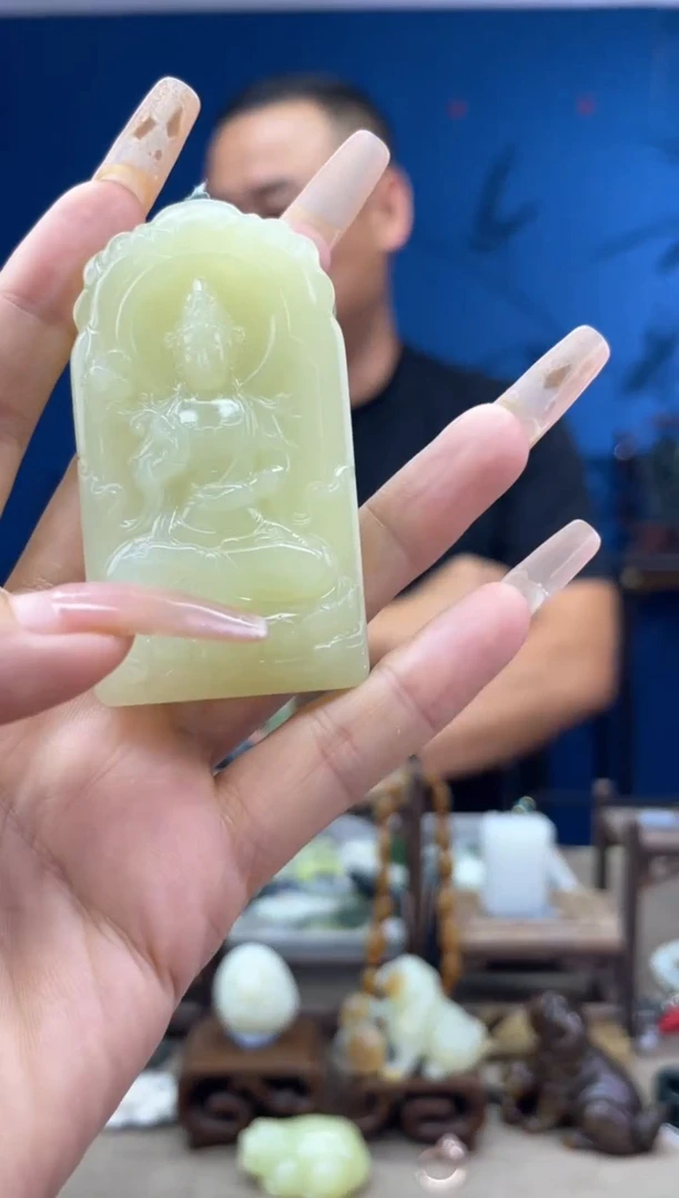 和田玉未镶嵌颈饰1