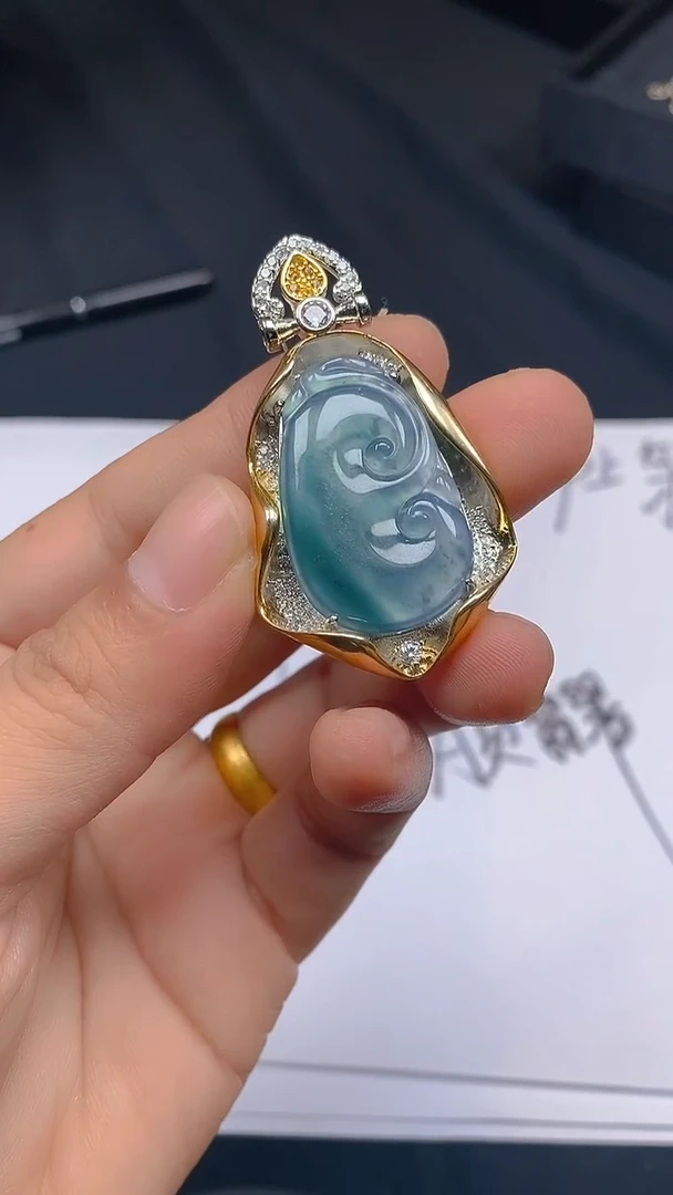 【闪购商品】翡翠颈饰未镶嵌天然A货玉石随机多样性发货