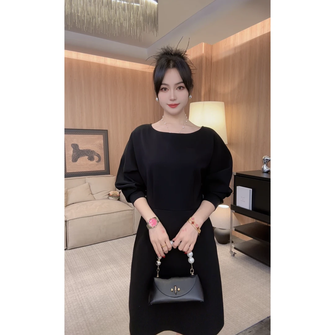 01008  鱼鱼严选法式收腰显瘦气质高级感超好看黑色长袖 连衣裙