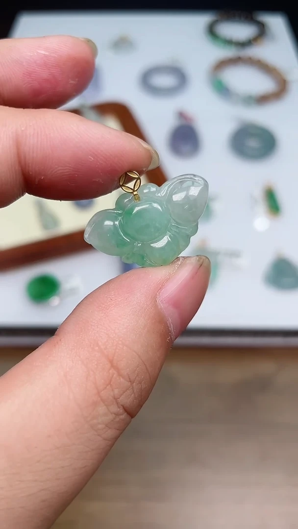 吊坠(不含链)18K金镶嵌翡翠45蝴蝶1028