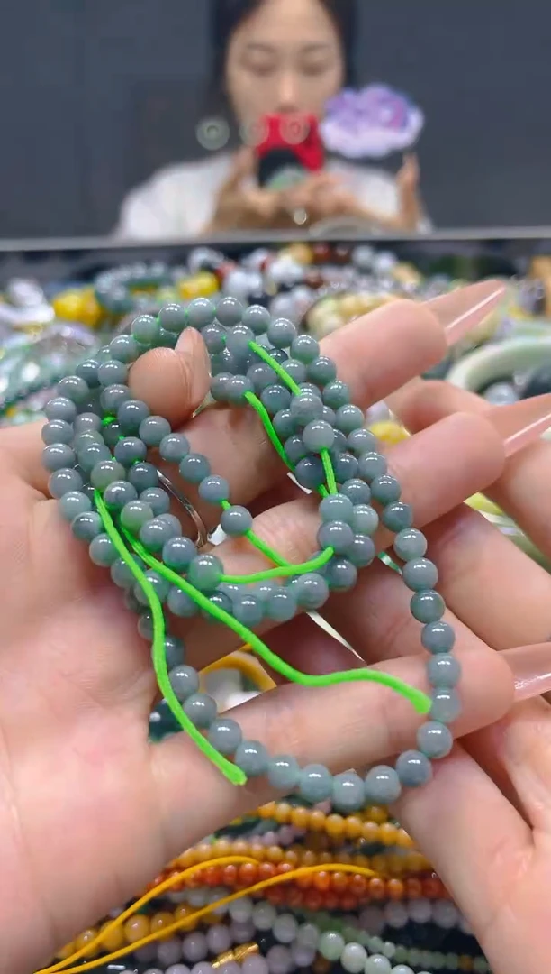 颈饰未镶嵌翡翠4MM