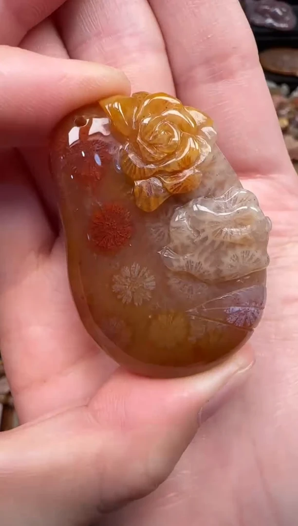 颈饰未镶嵌硅化珊瑚（珊瑚玉）106
