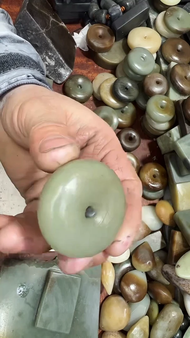 未镶嵌和田玉珠宝半成品1