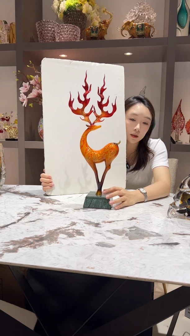 黄铜大漆火焰鹿摆件