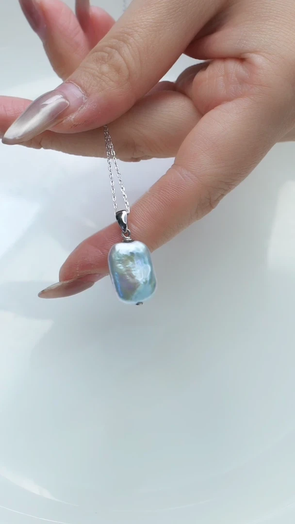 【闪购商品】淡水珍珠颈饰银S925镶嵌淡水珍珠无事牌吊坠