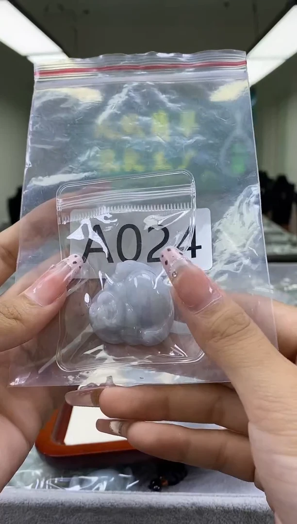 翡翠未镶嵌颈饰a024