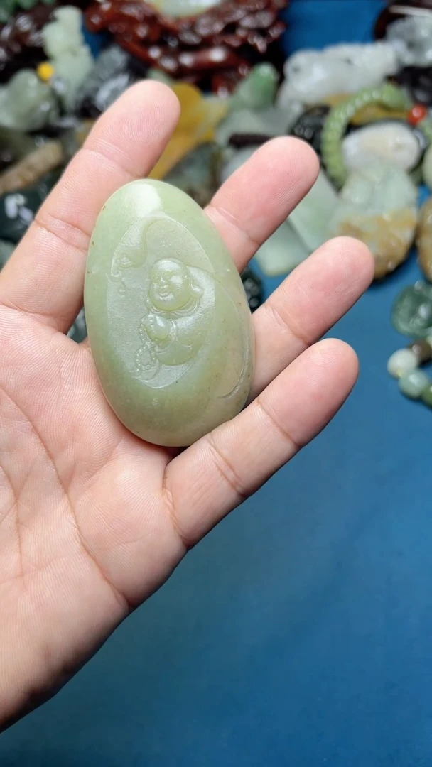 和田玉未镶嵌把件-