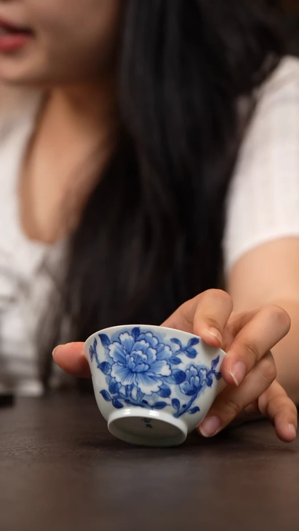 古月手绘花卉撇口杯