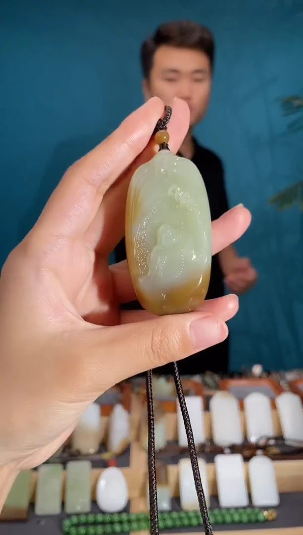 颈饰未镶嵌和田玉1