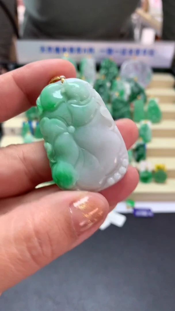 【闪购商品】翡翠吊坠(不含链)18K金镶嵌挂件