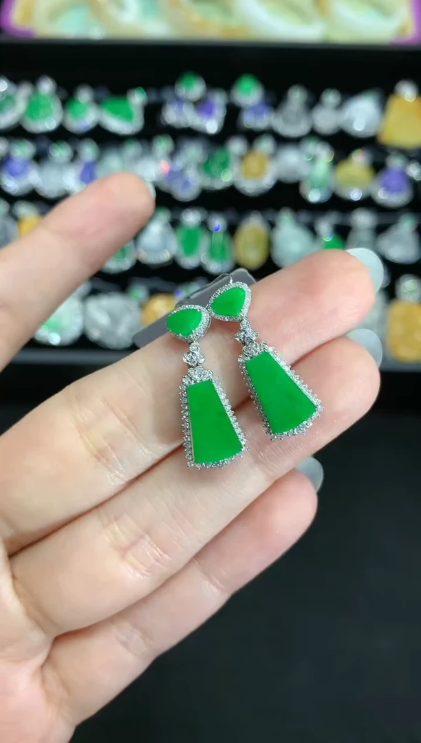 【闪购商品】翡翠耳饰18K金镶嵌W205|9800