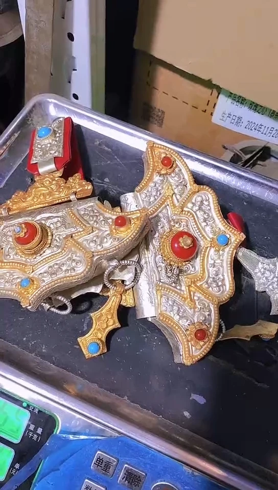 如****藏金属工艺品二手旧货默认瑕疵