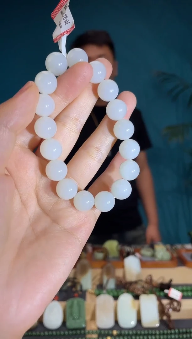 和田玉未镶嵌颈饰1