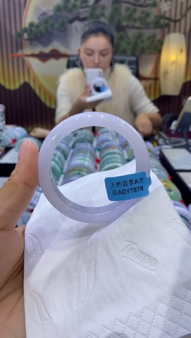 【闪购商品】翡翠手镯未镶嵌多人08504