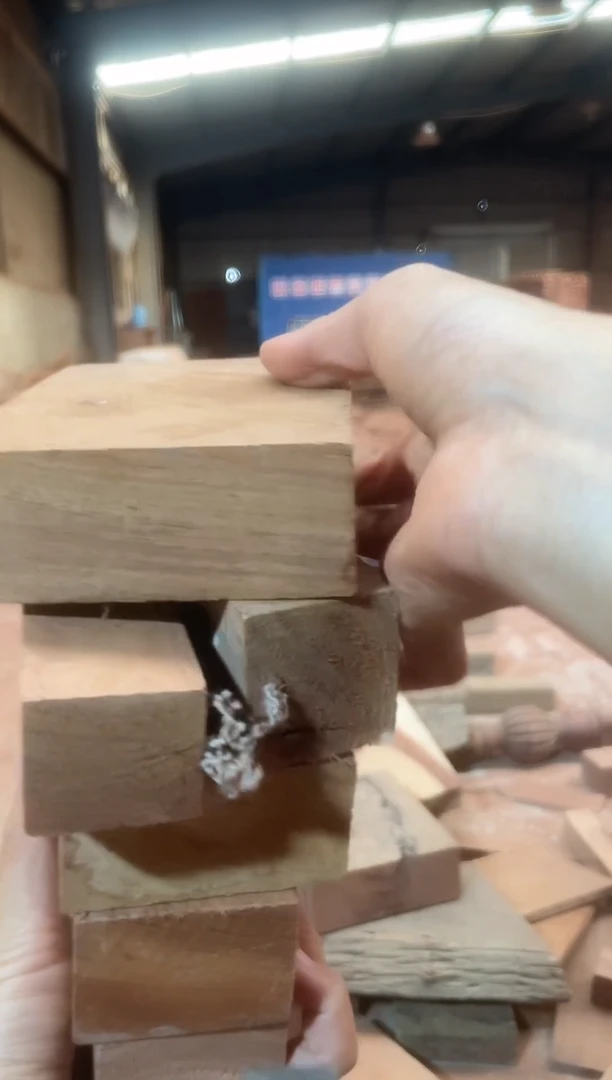 贡木秦**月各种红木家具边角料