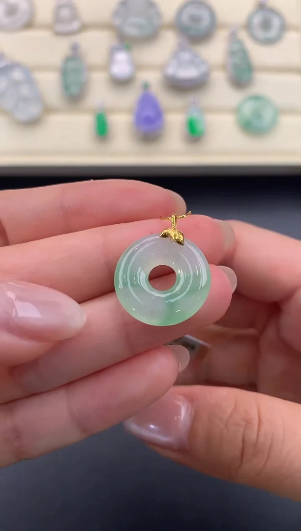 【闪购商品】翡翠颈饰18K金镶嵌D853      