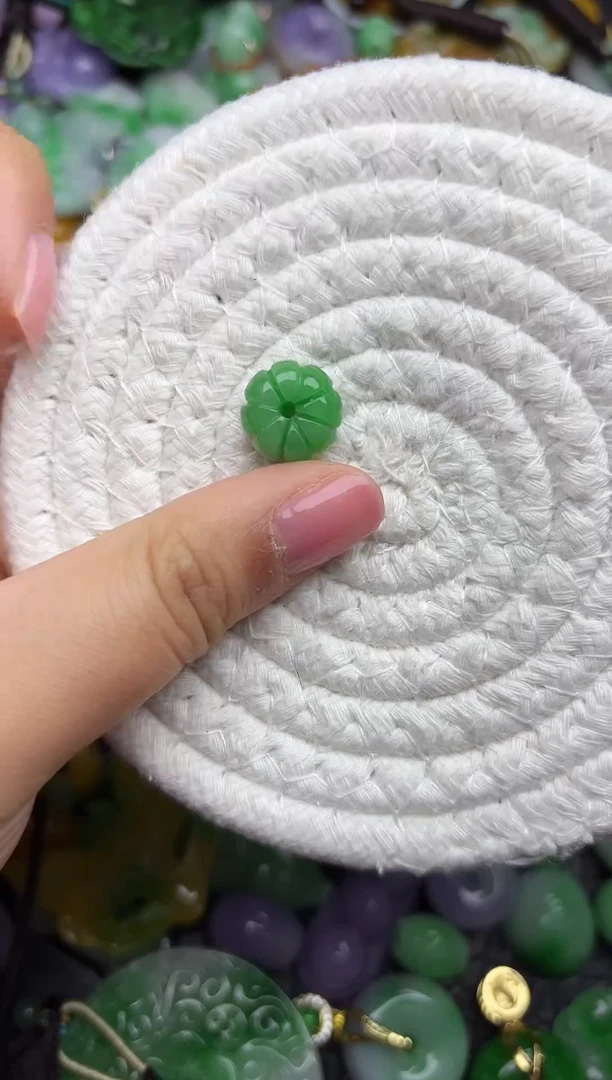 颈饰未镶嵌翡翠缅甸翡翠吊坠