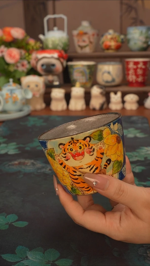 迷糊  小老虎紫砂猪口杯