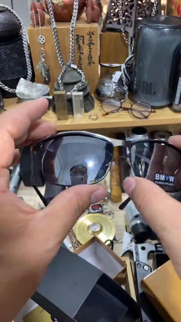 瓷片闪购商品  如图所示