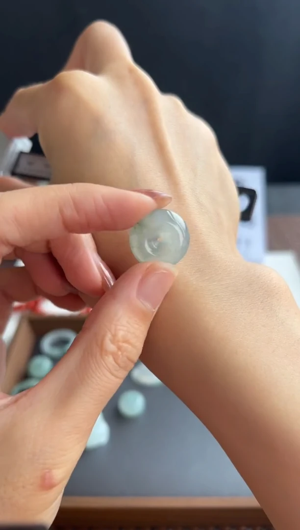 翡翠未镶嵌颈饰120买断