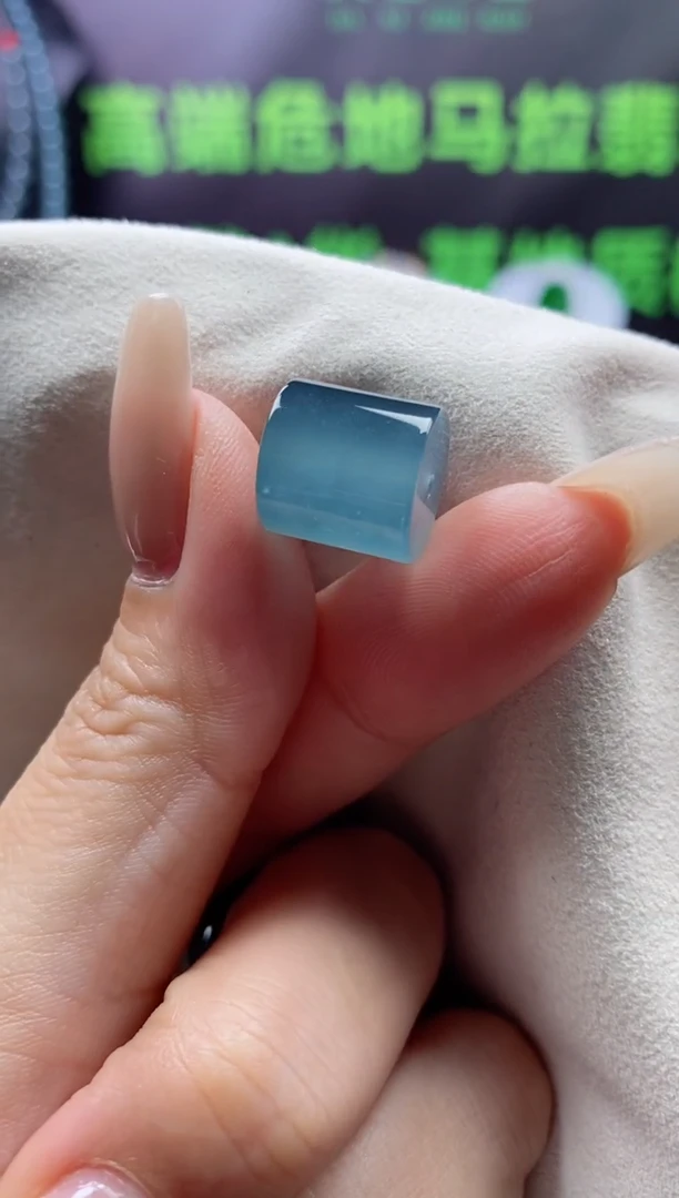 翡翠未镶嵌颈饰胖*头0046744220