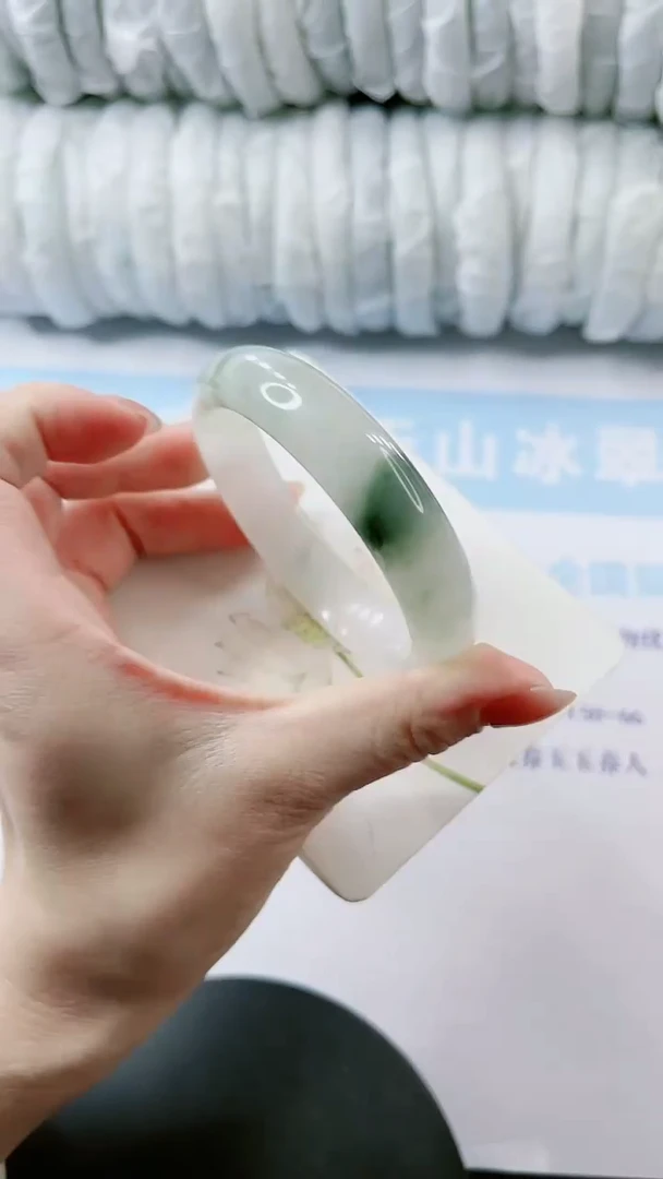 【闪购商品】石英质玉手镯未镶嵌多样性发货V12