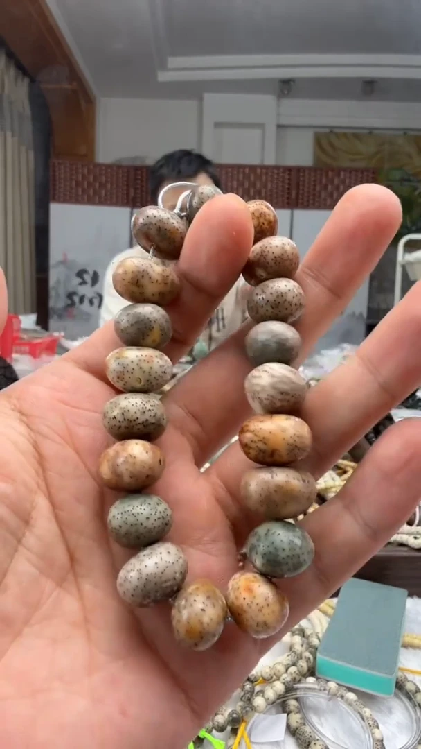 手串星月菩提谜?鹅卵石手串卡17.6