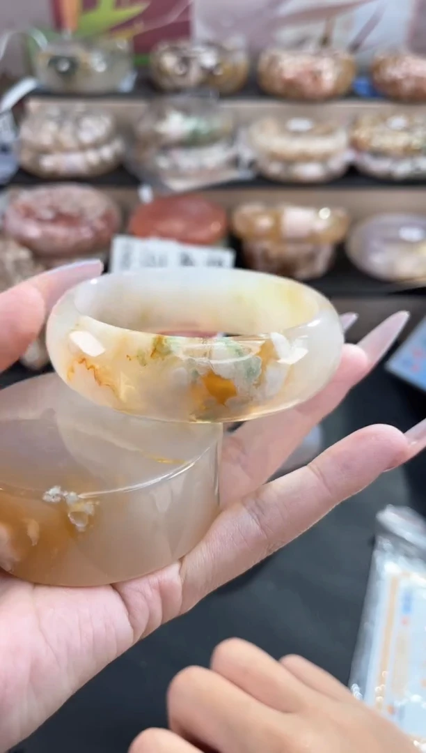 未镶嵌手镯石英质玉62