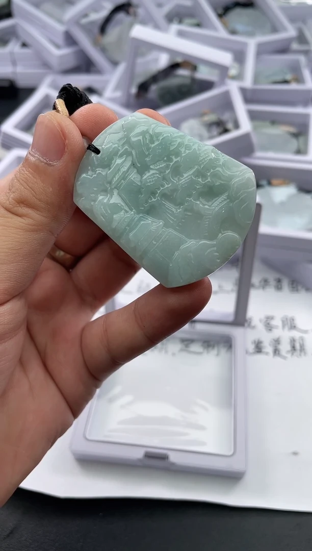 翡翠未镶嵌颈饰..../8/17/ 221