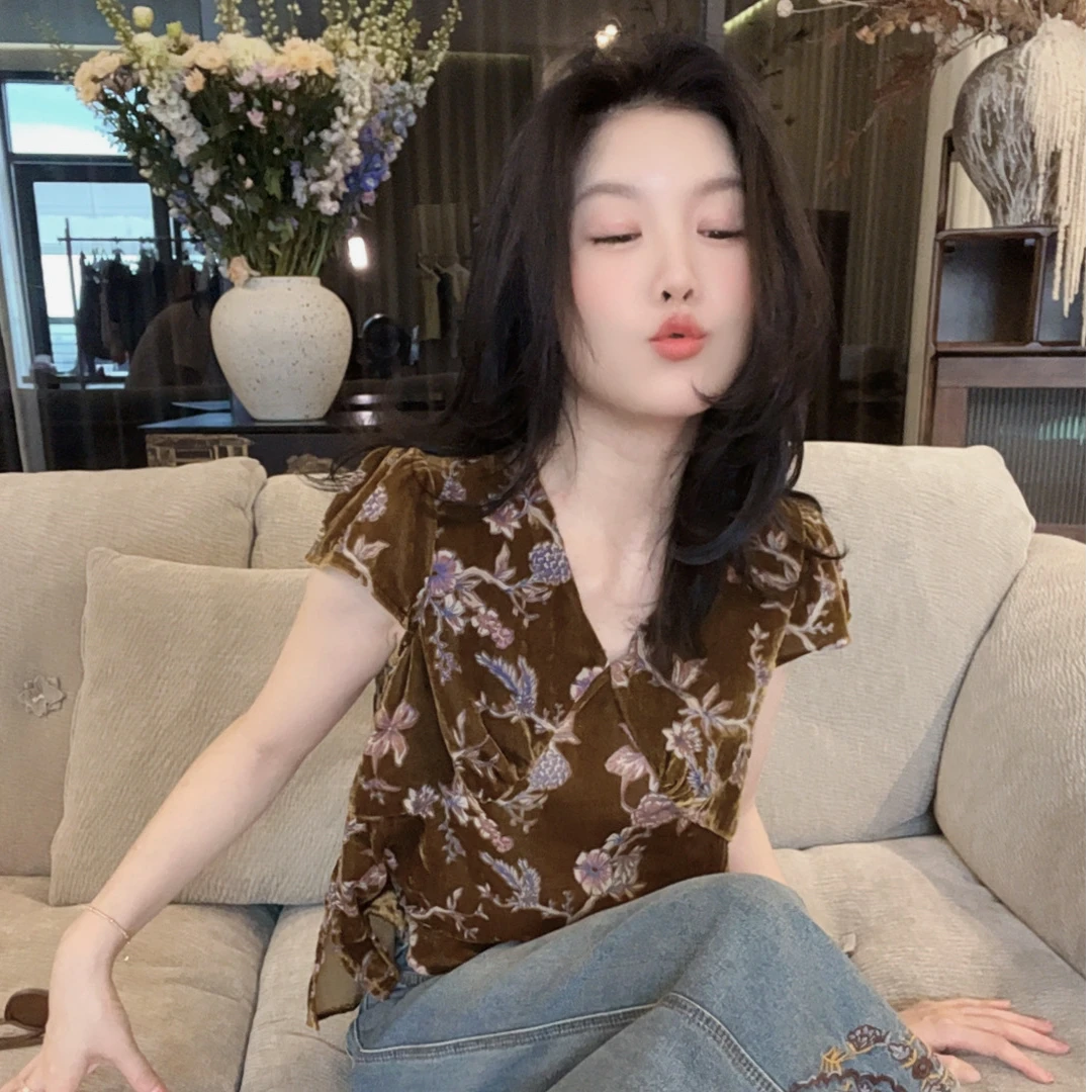 【悦悦专属】复古V领提花丝绒显瘦短袖Y537