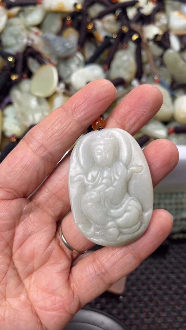 【闪购商品】和田玉颈饰未镶嵌多样性发货没有证书拍一发一有瑕