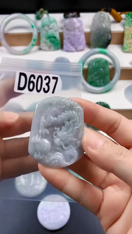 颈饰未镶嵌翡翠天然翡翠吊坠挂件