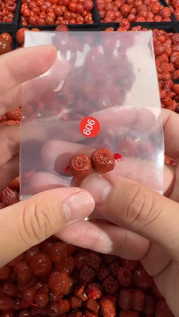 南红玛瑙未镶嵌颈饰1