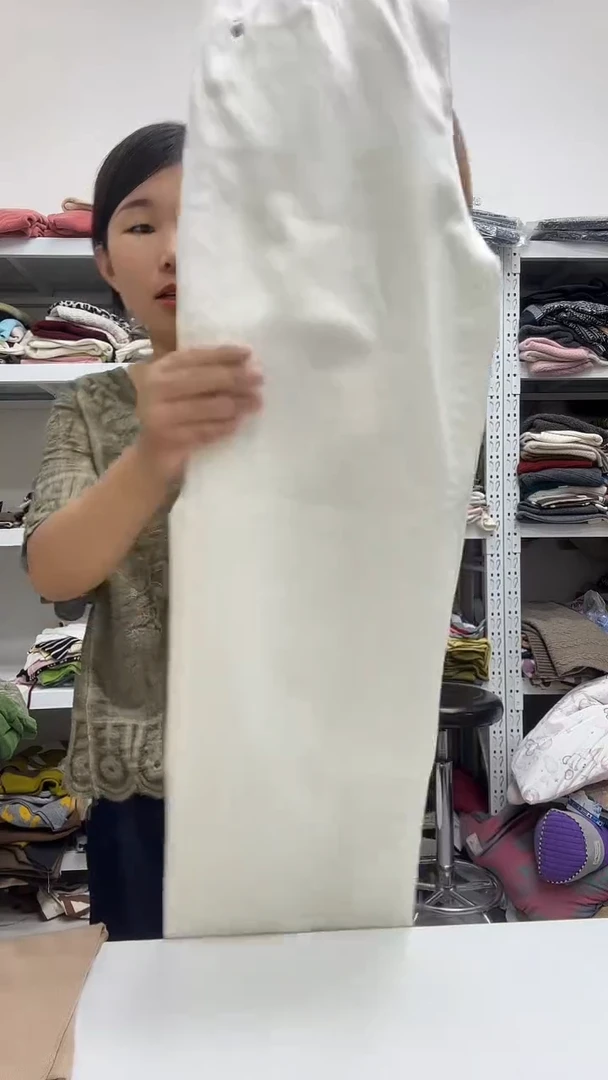 白色牛仔    27码