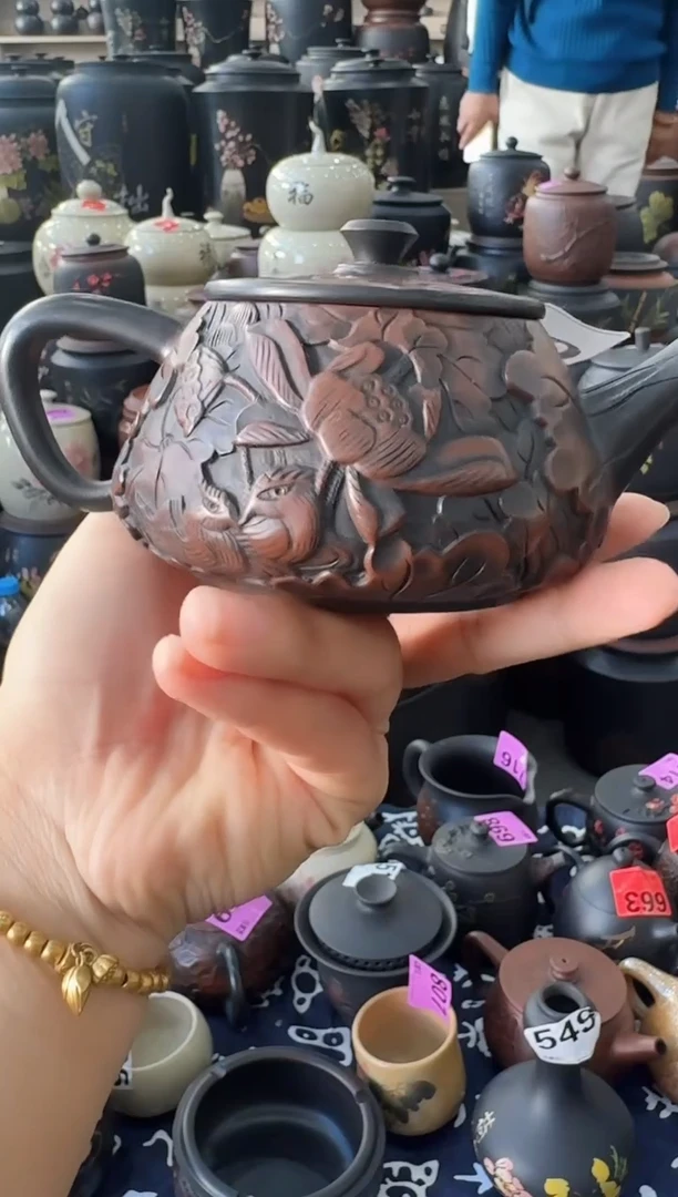 罐完品 石瓢满雕荷花   280