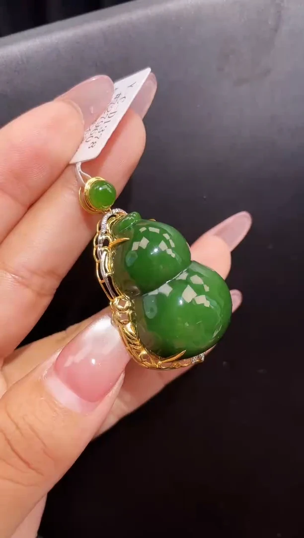 和田玉18K金镶嵌吊坠(赠链)37MM多样性发一