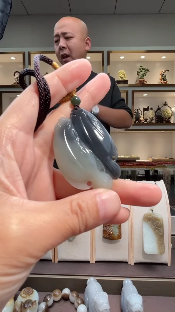 颈饰未镶嵌和田玉苏