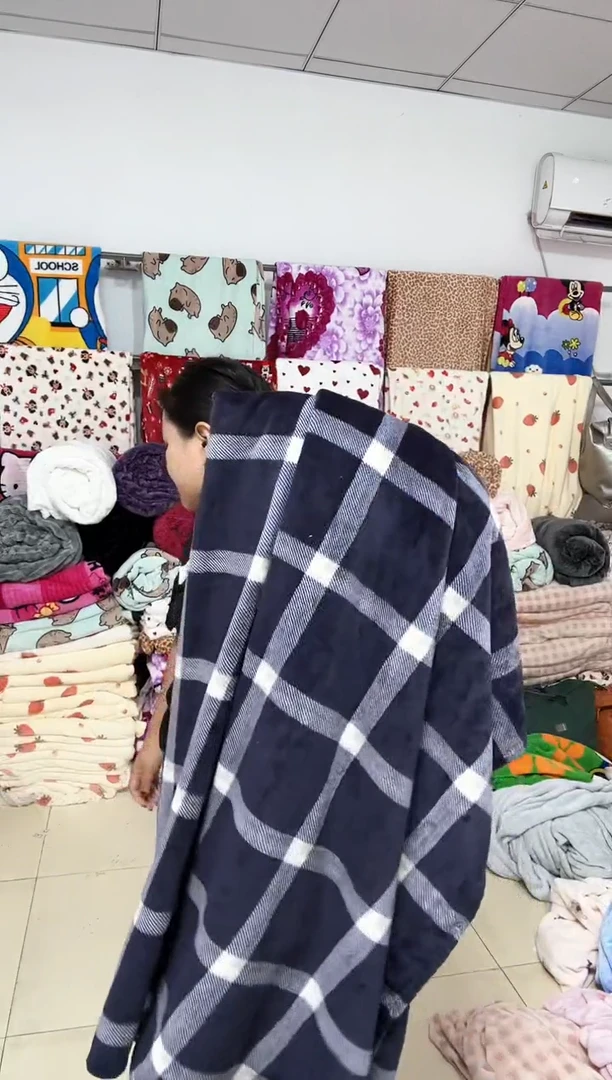 法兰绒2x2.3尺寸双面绒成品毯