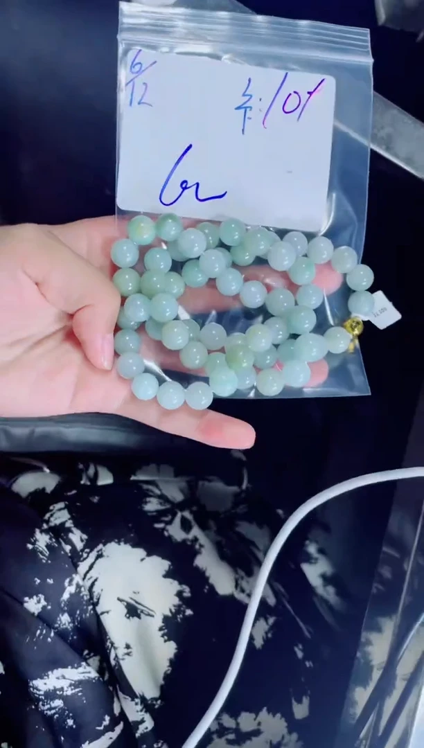 定制翡翠未镶嵌珠串