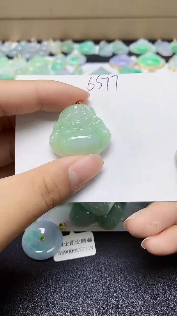 翡翠18K金镶嵌颈饰天然缅甸翡翠A货