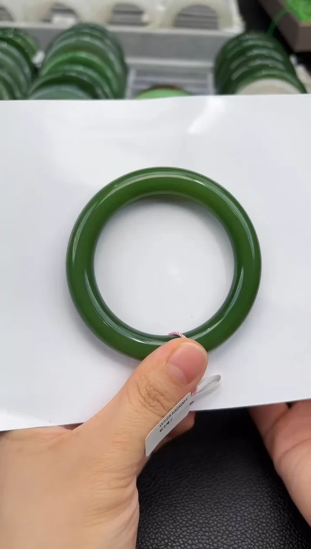 未镶嵌手镯和田玉粉绿手镯55.3