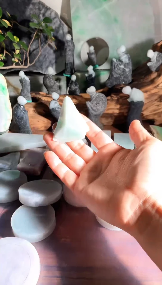 【闪购商品】翡翠吊坠(不含链)未镶嵌E13