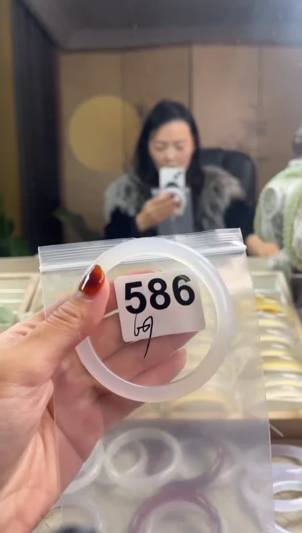 手镯玛瑙/玉髓未镶嵌586