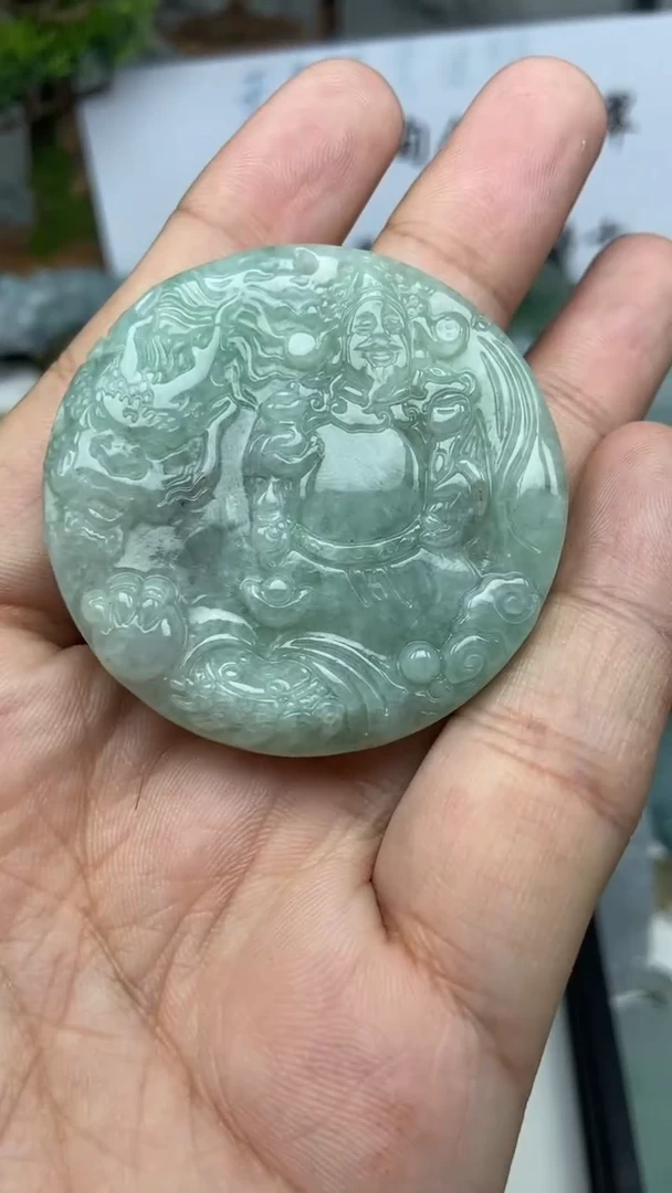 翡翠未镶嵌颈饰财神
