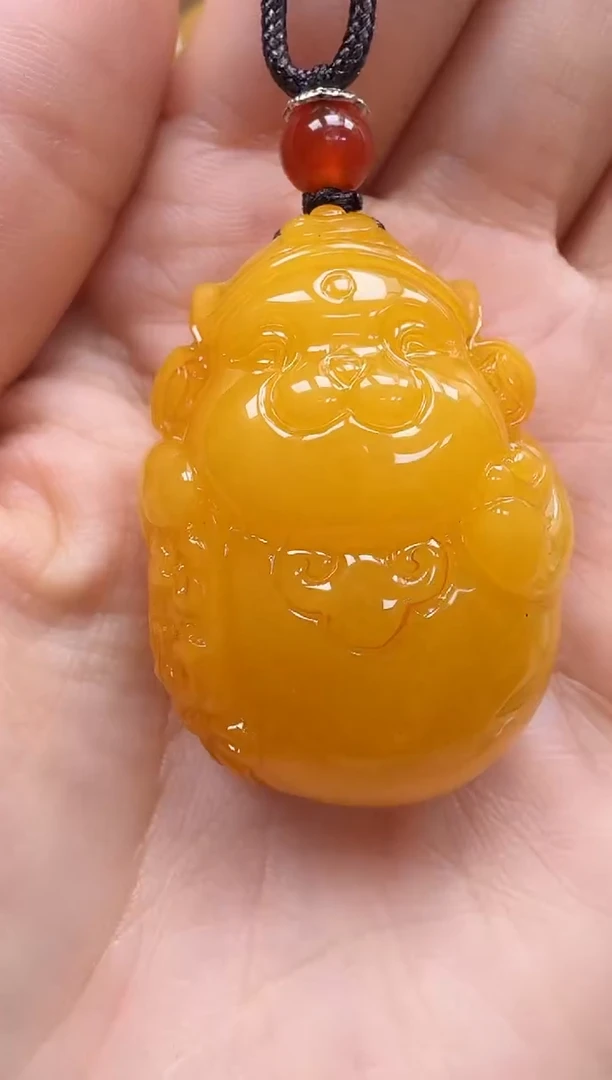 未镶嵌琥珀裸石如图