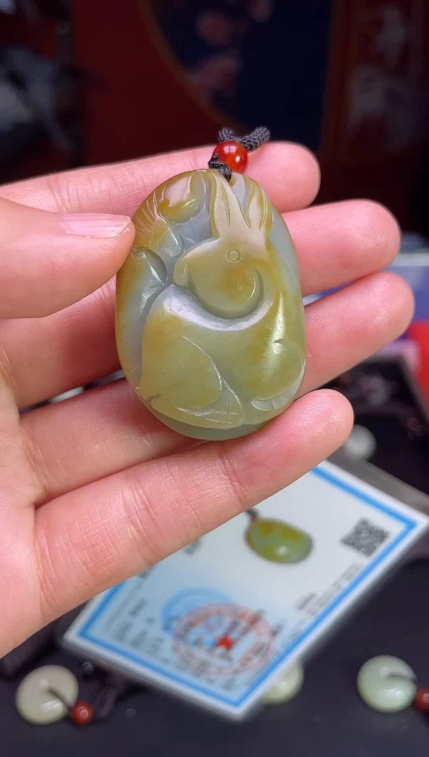 颈饰未镶嵌和田玉1