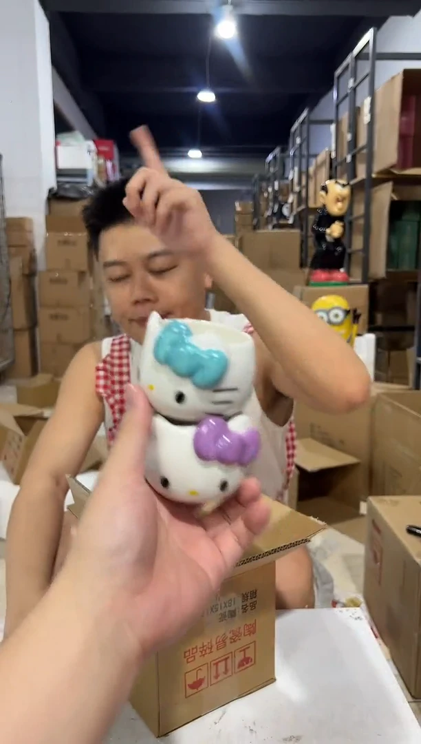 瓷片小号紫色加蓝色kt猫小茶杯2件套微瑕